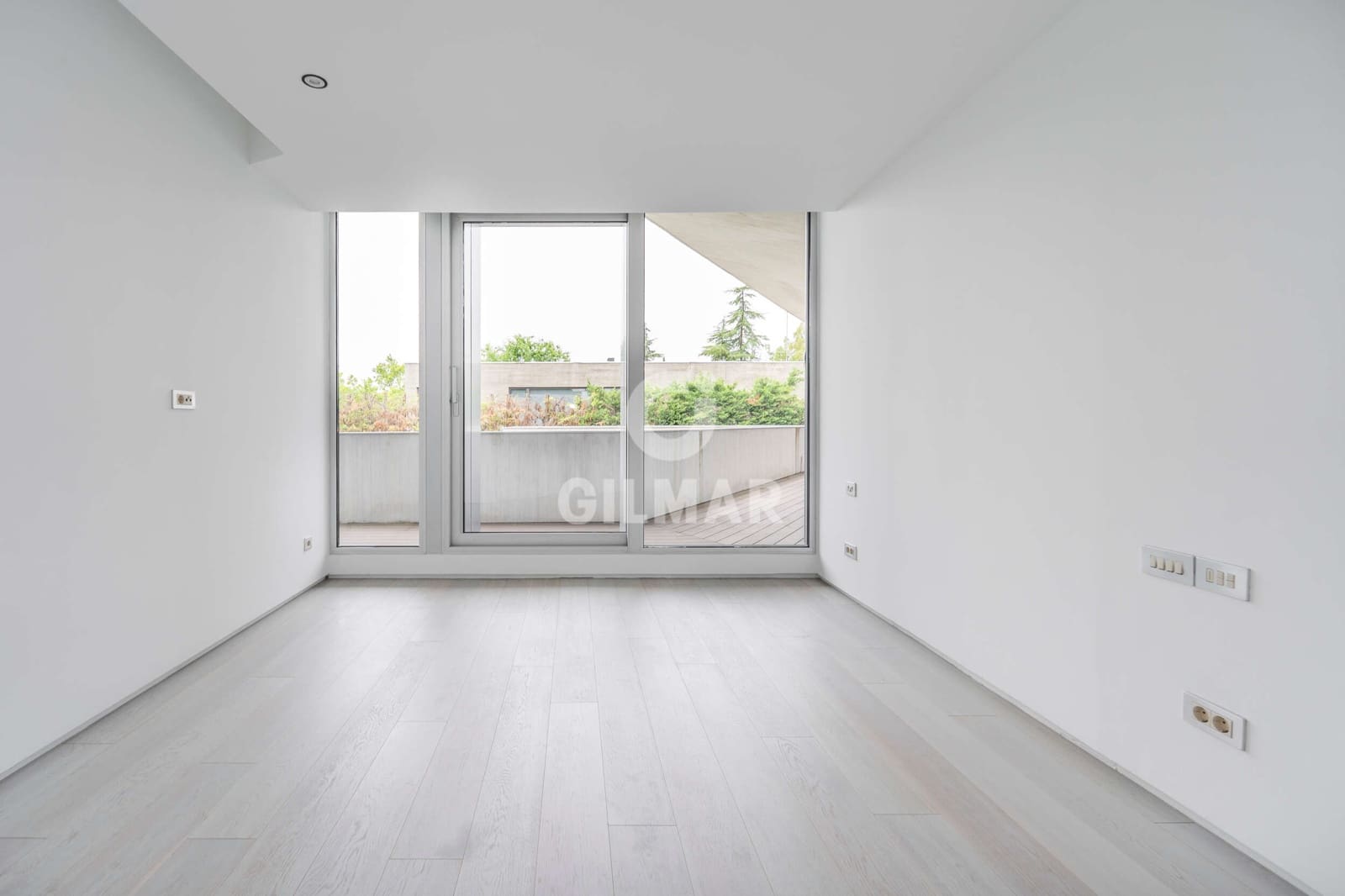 6 bedroom Villa for sale in Madrid city with pool garage - € 3,100,000 (Ref: 9273191)