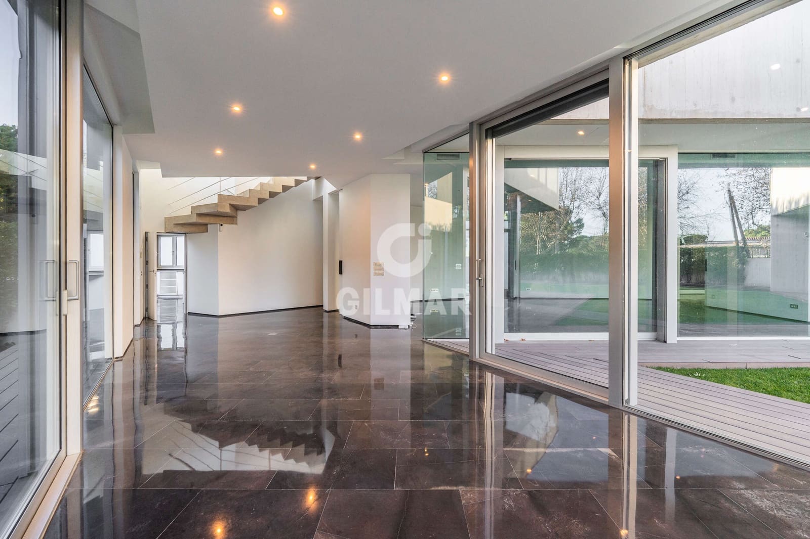 6 bedroom Villa for sale in Madrid city with pool garage - € 3,100,000 (Ref: 9273191)