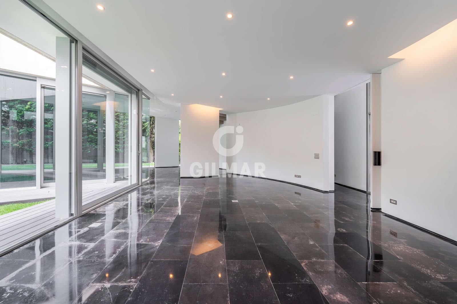6 bedroom Villa for sale in Madrid city with pool garage - € 3,100,000 (Ref: 9273191)