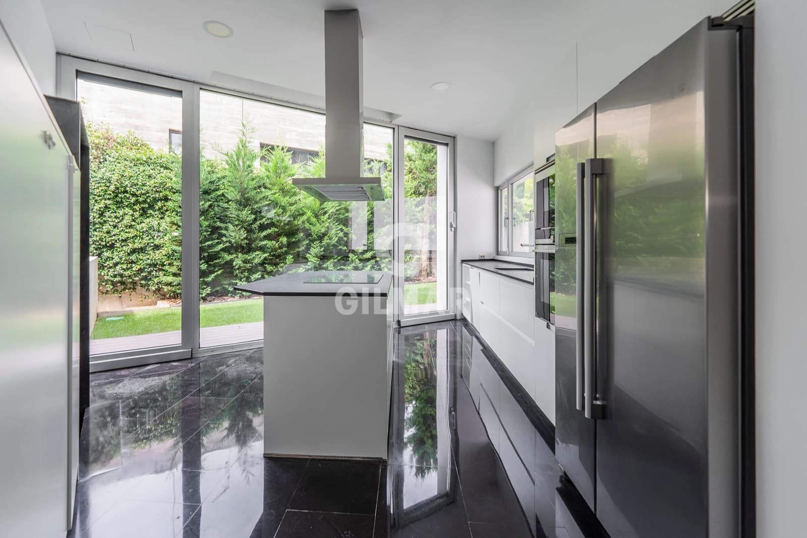 6 bedroom Villa for sale in Madrid city with pool garage - € 3,100,000 (Ref: 9273191)