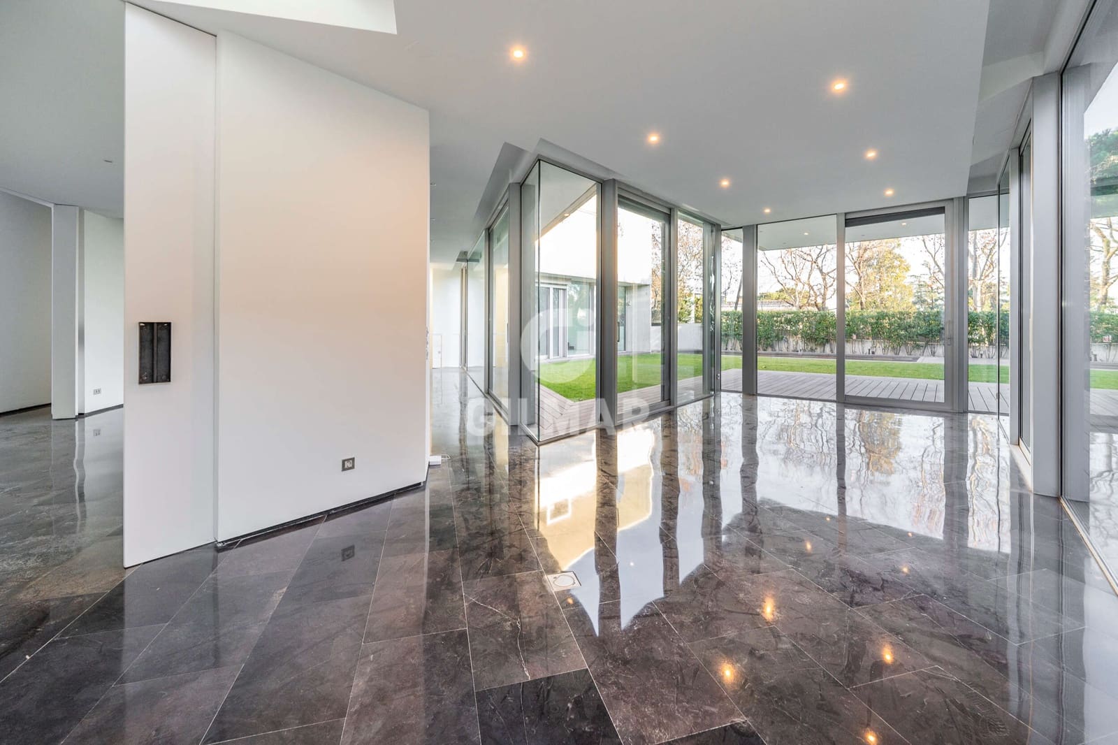 6 bedroom Villa for sale in Madrid city with pool garage - € 3,100,000 (Ref: 9273191)