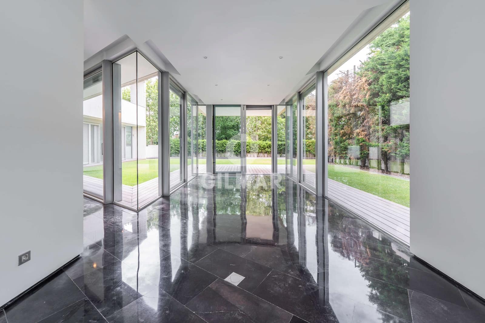 6 bedroom Villa for sale in Madrid city with pool garage - € 3,100,000 (Ref: 9273191)