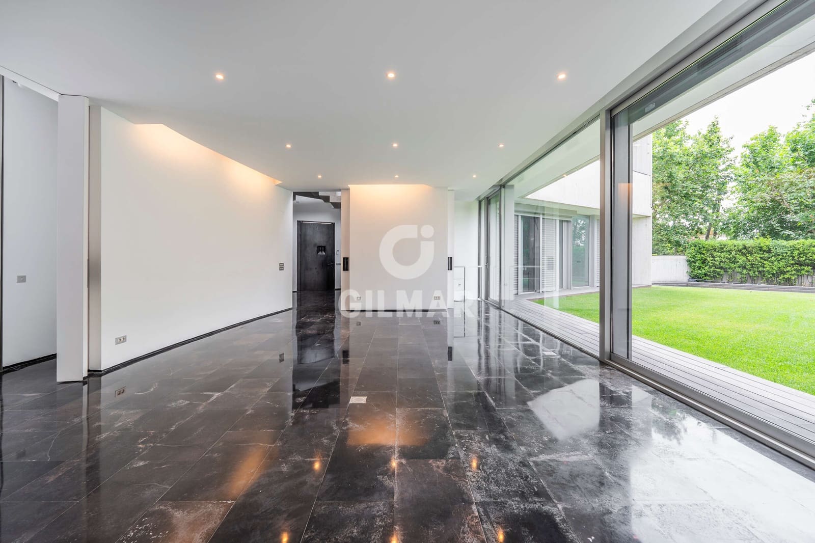 6 bedroom Villa for sale in Madrid city with pool garage - € 3,100,000 (Ref: 9273191)