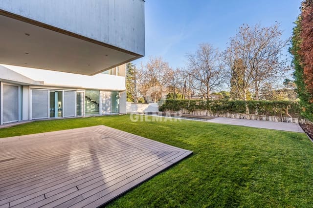 6 bedroom Villa for sale in Aravaca, Madrid city with pool garage - € 3,100,000 (Ref: 9273191)