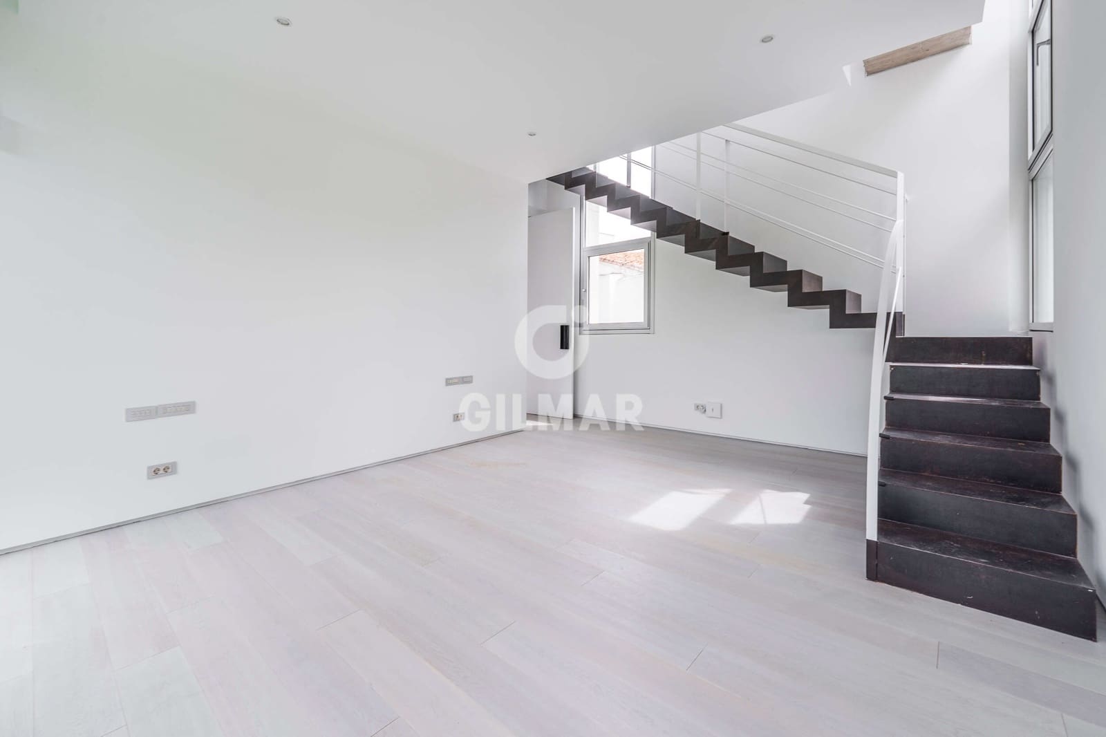 6 bedroom Villa for sale in Madrid city with pool garage - € 3,100,000 (Ref: 9273191)