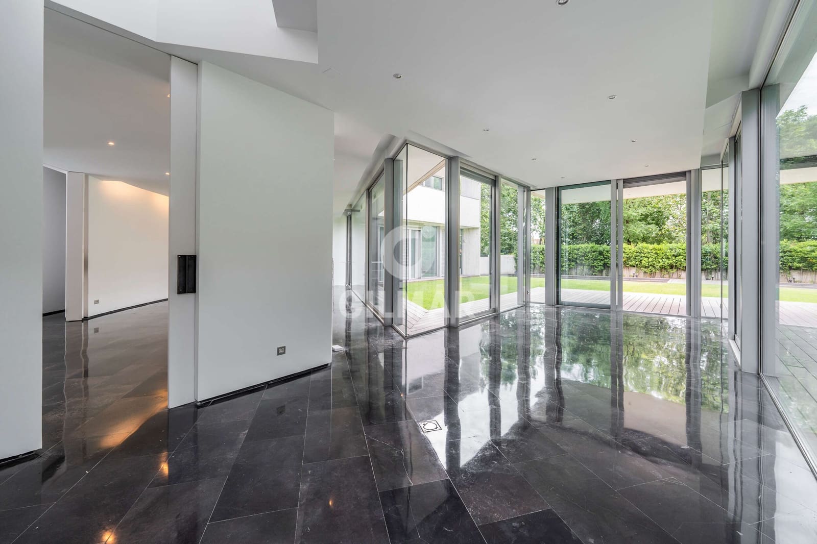 6 bedroom Villa for sale in Madrid city with pool garage - € 3,100,000 (Ref: 9273191)