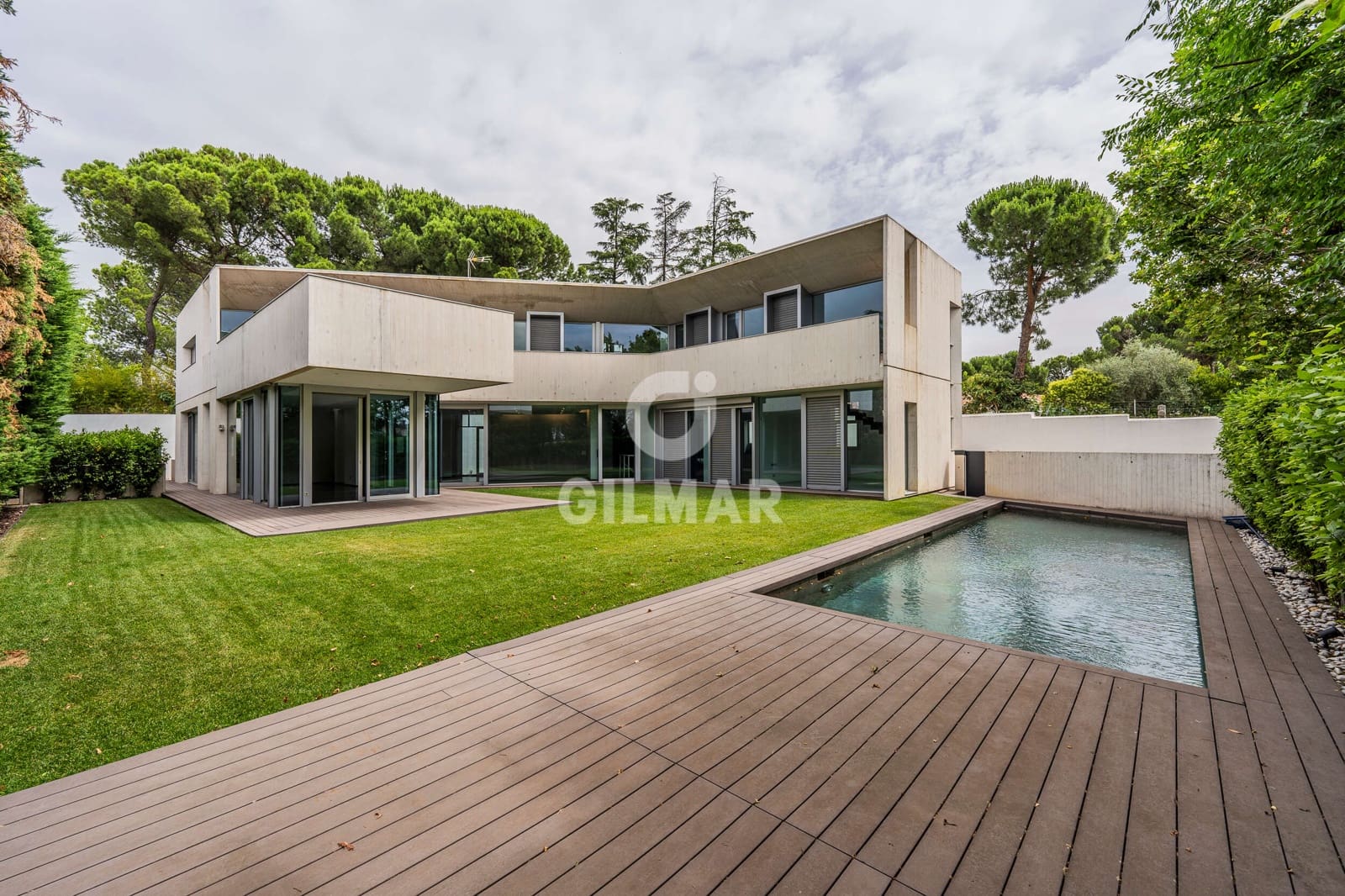 6 bedroom Villa for sale in Madrid city with pool garage - € 3,100,000 (Ref: 9273191)