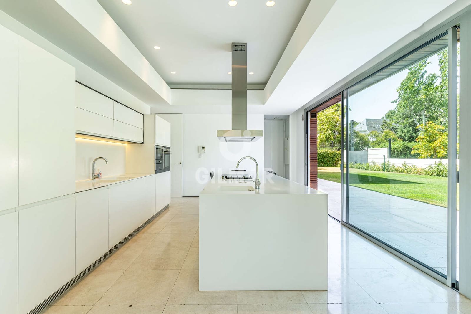 9 bedroom Villa for sale in Madrid city with pool garage - € 9,000,000 (Ref: 9273195)