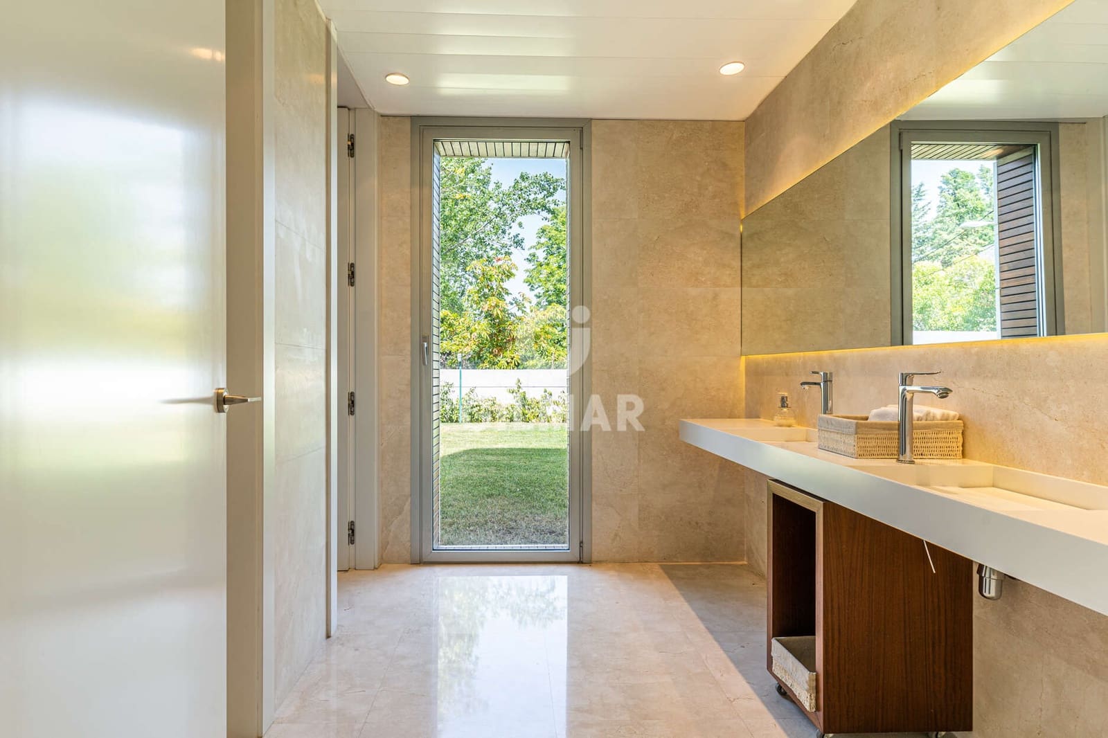 9 bedroom Villa for sale in Madrid city with pool garage - € 9,000,000 (Ref: 9273195)