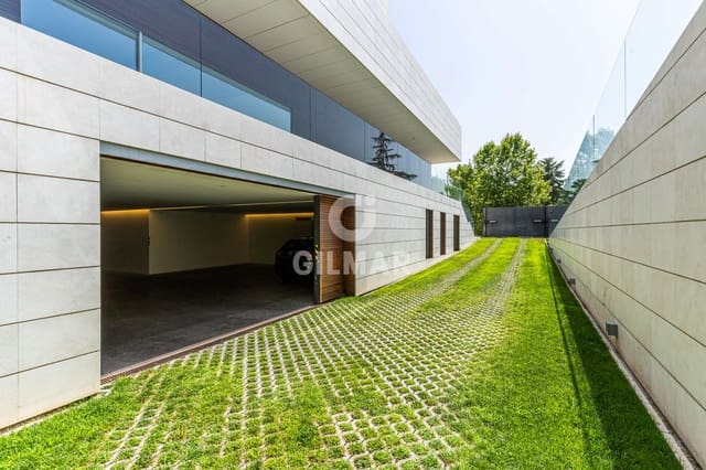 9 bedroom Villa for sale in El Pardo, Madrid city with pool garage - € 9,000,000 (Ref: 9273195)