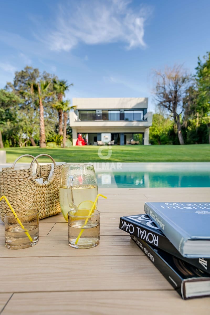 6 bedroom Villa for sale in La Moraleja with pool - € 7,200,000 (Ref: 9273197)