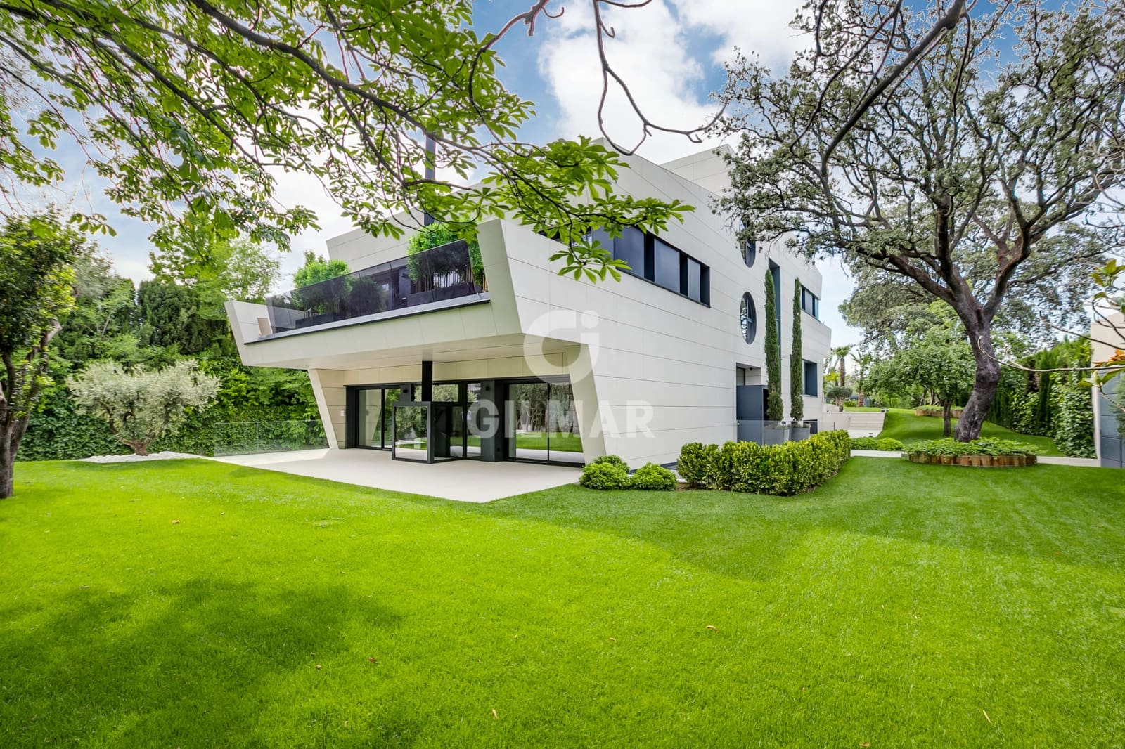 6 bedroom Villa for sale in La Moraleja with pool - € 7,200,000 (Ref: 9273197)