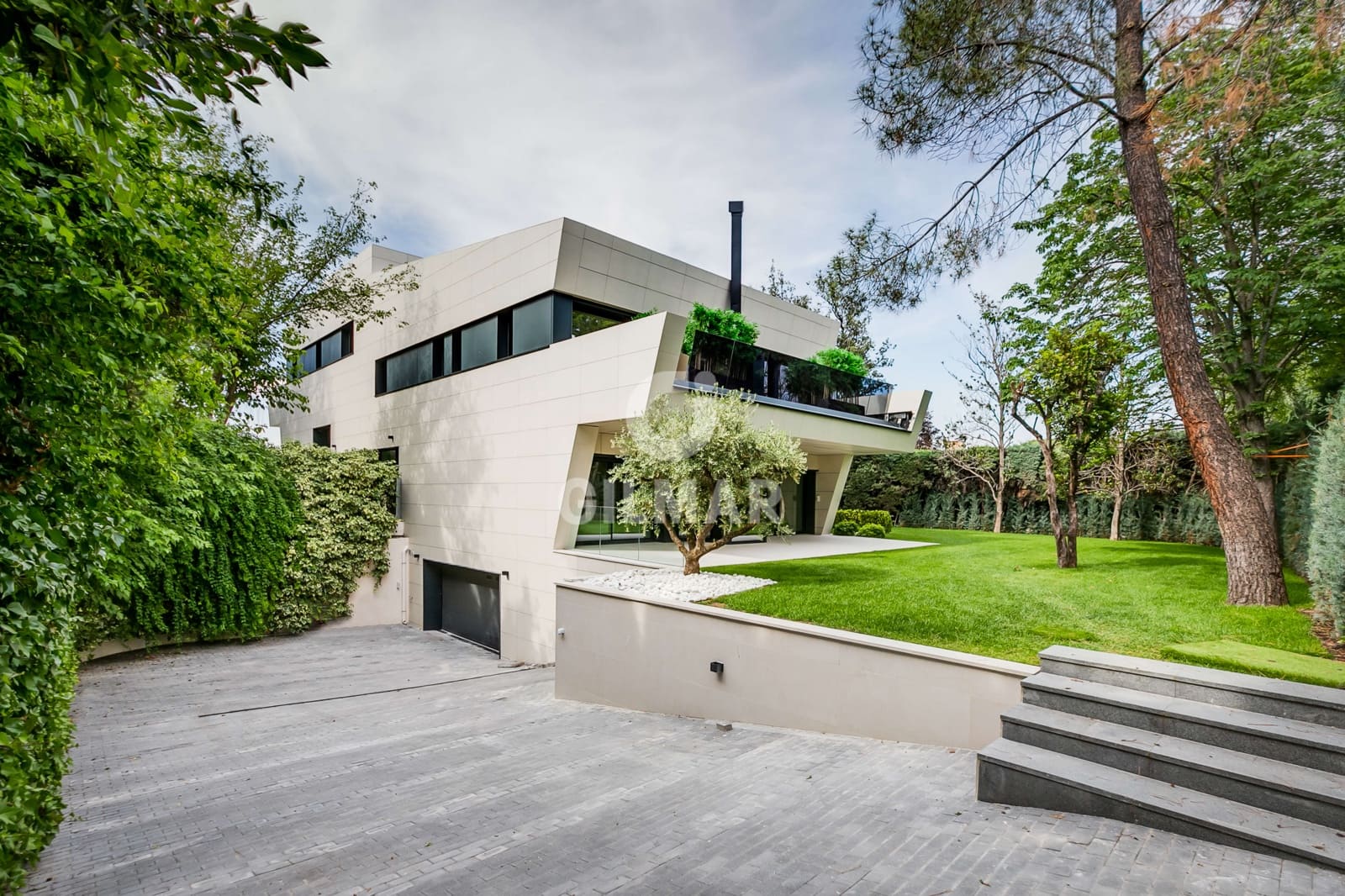 6 bedroom Villa for sale in La Moraleja with pool - € 7,200,000 (Ref: 9273197)