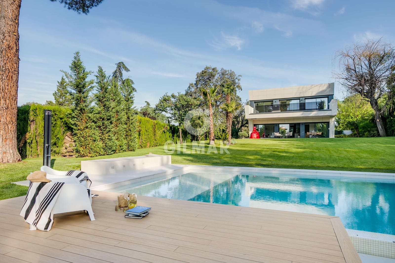 6 bedroom Villa for sale in La Moraleja with pool - € 7,200,000 (Ref: 9273197)