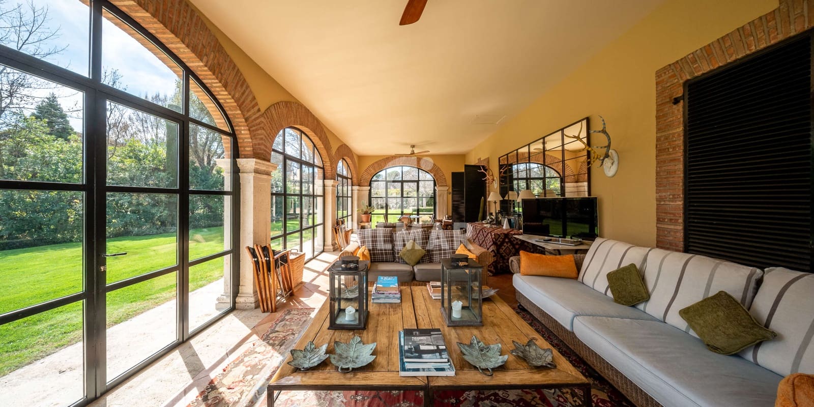 8 Zimmer Villa zu verkaufen in La Moraleja mit Pool Garage - 15.000.000 € (Ref: 9273199)