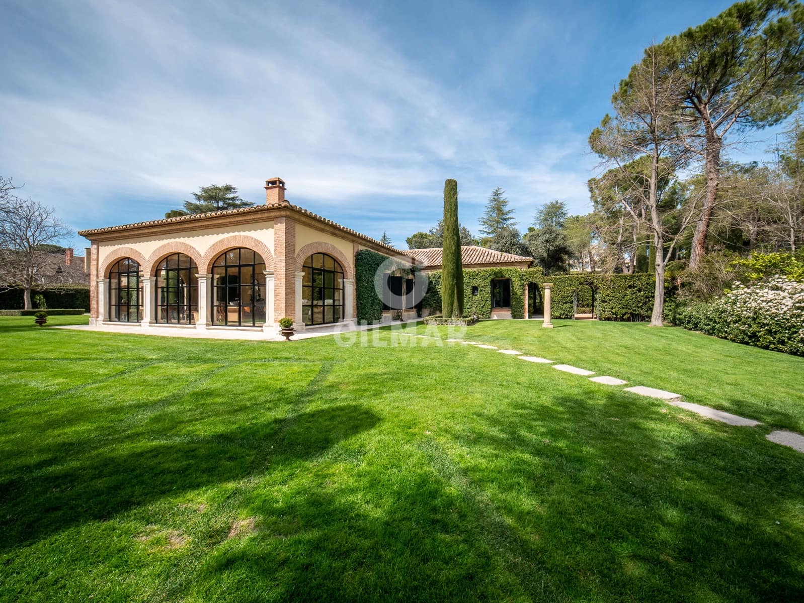 8 Zimmer Villa zu verkaufen in La Moraleja mit Pool Garage - 15.000.000 € (Ref: 9273199)