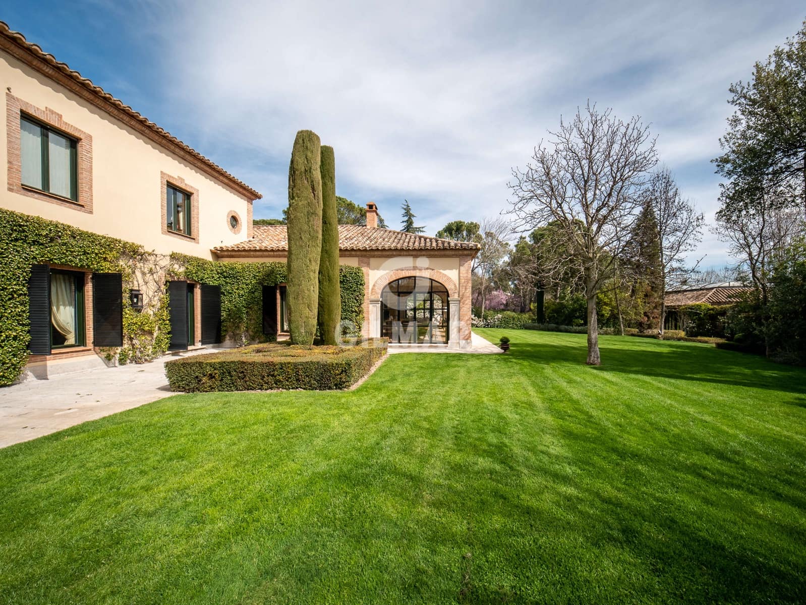 8 Zimmer Villa zu verkaufen in La Moraleja mit Pool Garage - 15.000.000 € (Ref: 9273199)