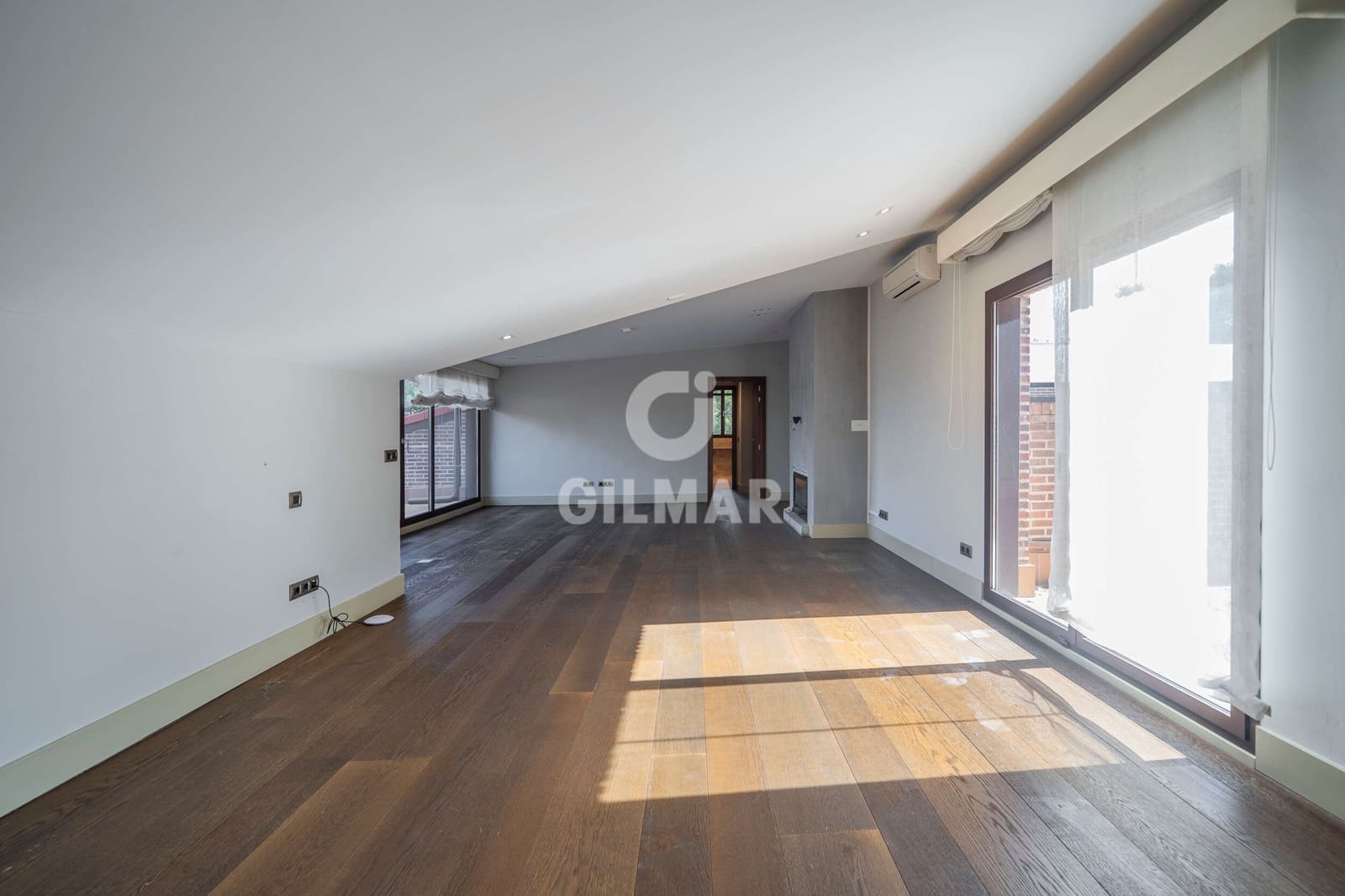 5 soveværelse Villa til salg i San Sebastian de los Reyes med swimmingpool garage - € 2.650.000 (Ref: 9273200)