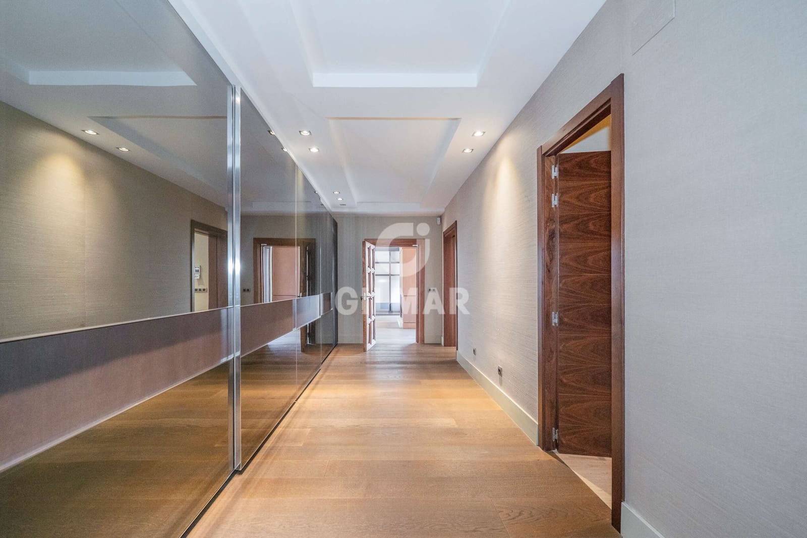 5 soveværelse Villa til salg i San Sebastian de los Reyes med swimmingpool garage - € 2.650.000 (Ref: 9273200)