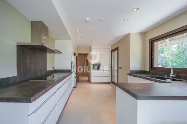 5 sovrum Villa till salu i San Sebastián de los Reyes med pool garage - 2 650 000 € (Ref: 9273200)