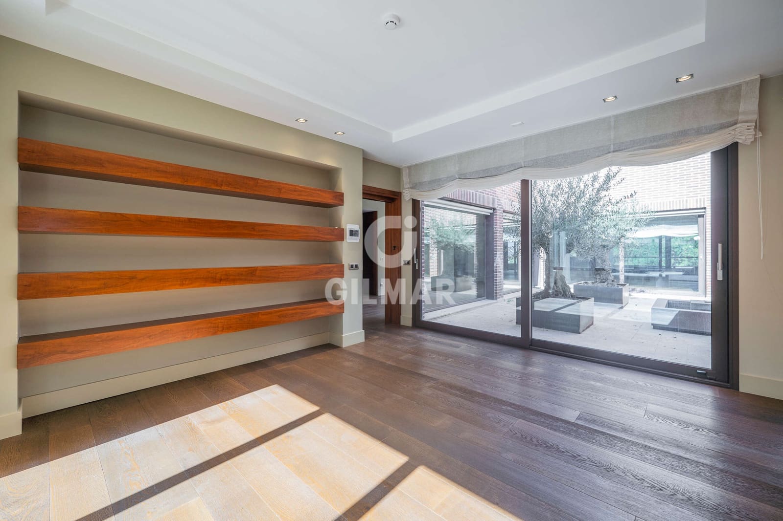 5 soveværelse Villa til salg i San Sebastian de los Reyes med swimmingpool garage - € 2.650.000 (Ref: 9273200)