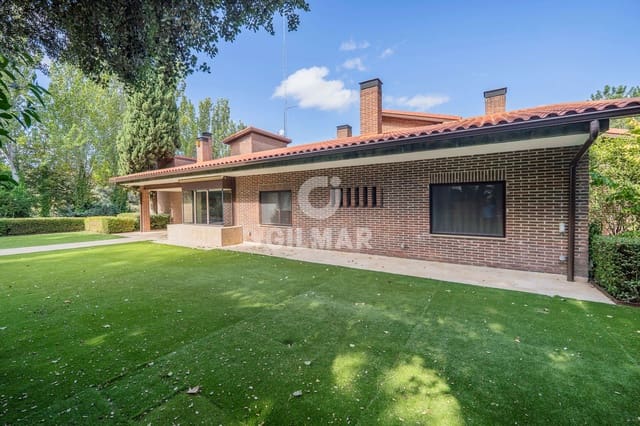 5 soveværelse Villa til salg i San Sebastián de los Reyes med swimmingpool garage - € 2.650.000 (Ref: 9273200)