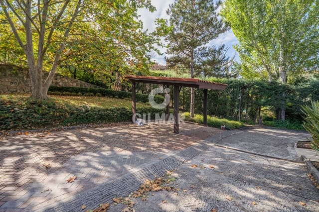 5 soveværelse Villa til salg i San Sebastián de los Reyes med swimmingpool garage - € 2.650.000 (Ref: 9273200)