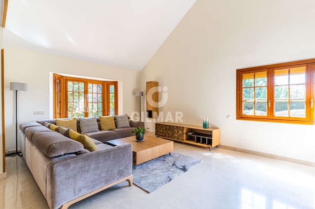 5 soverom Villa til salgs i Pozuelo de Alarcón med svømmebasseng garasje - € 1 950 000 (Ref: 9274614)