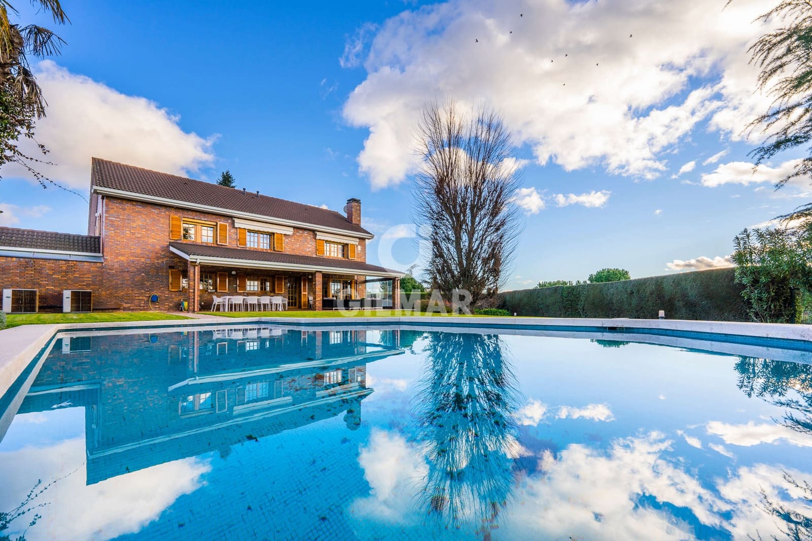 5 bedroom Villa for sale in Pozuelo de Alarcon with pool garage - € 1,950,000 (Ref: 9274614)