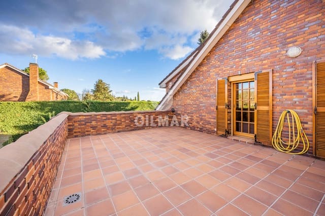 5 soverom Villa til salgs i Pozuelo de Alarcón med svømmebasseng garasje - € 1 950 000 (Ref: 9274614)