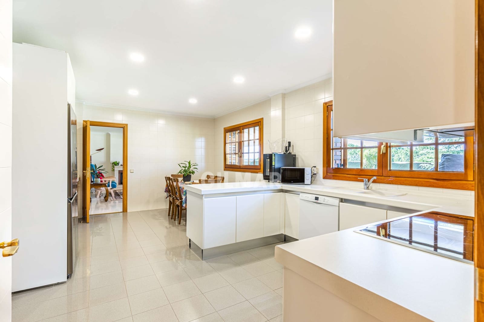 5 bedroom Villa for sale in Pozuelo de Alarcon with pool garage - € 1,950,000 (Ref: 9274614)