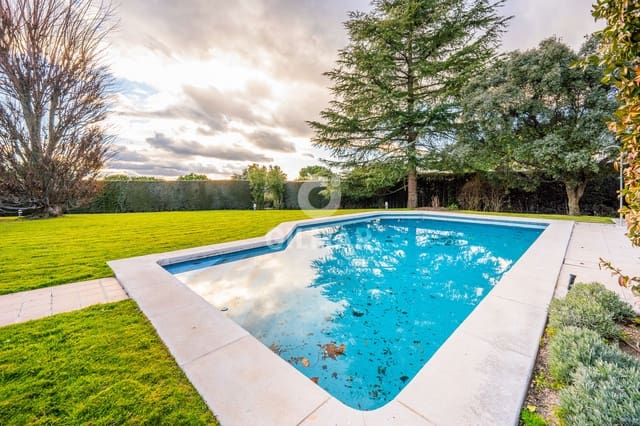 5 soverom Villa til salgs i Pozuelo de Alarcón med svømmebasseng garasje - € 1 950 000 (Ref: 9274614)