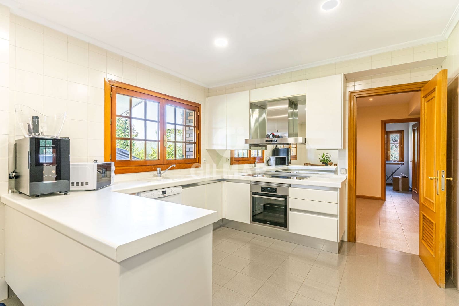 5 bedroom Villa for sale in Pozuelo de Alarcon with pool garage - € 1,950,000 (Ref: 9274614)