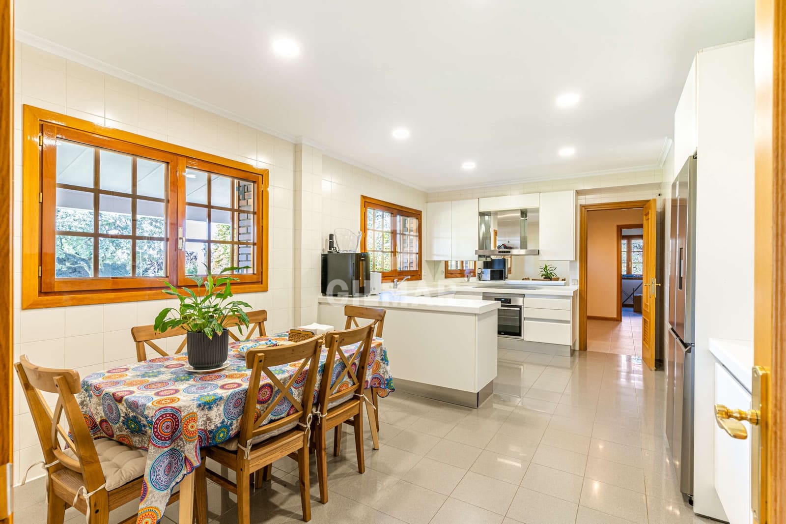 5 bedroom Villa for sale in Pozuelo de Alarcon with pool garage - € 1,950,000 (Ref: 9274614)