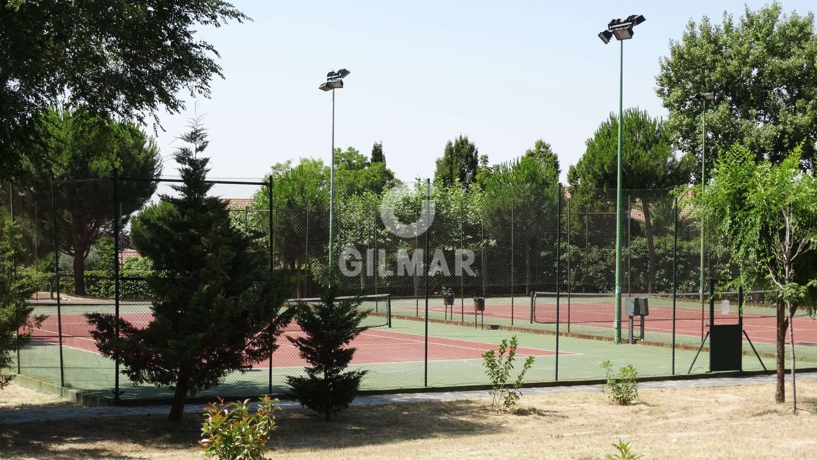 5 bedroom Villa for sale in Pozuelo de Alarcon with pool garage - € 1,950,000 (Ref: 9274614)