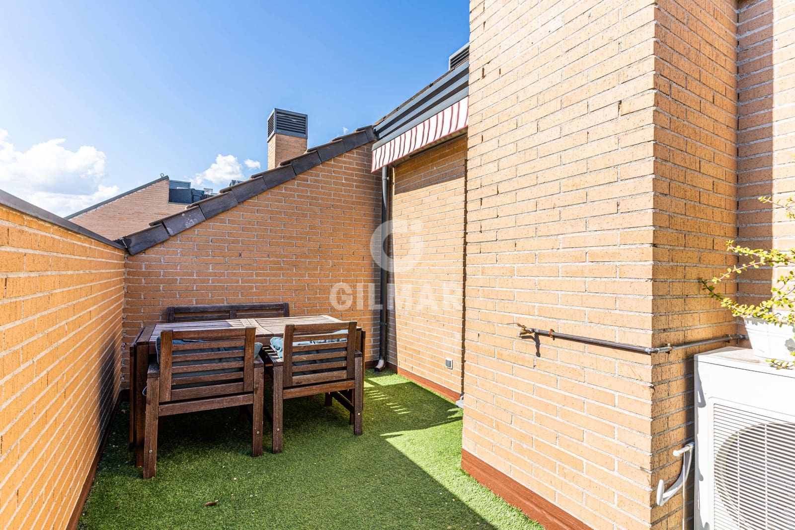 4 soveværelse Penthouse til salg i Pozuelo de Alarcon med swimmingpool garage - € 925.000 (Ref: 9274615)