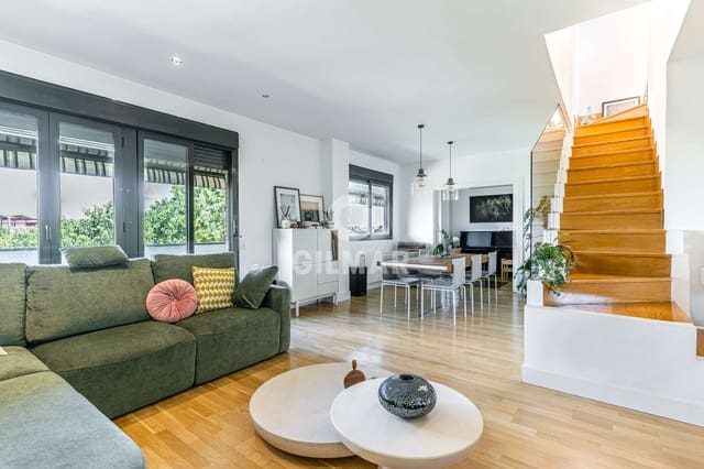 4 sypialnia Penthouse na sprzedaż w Pozuelo de Alarcón z basenem garażem - 925 000 € (Ref: 9274615)