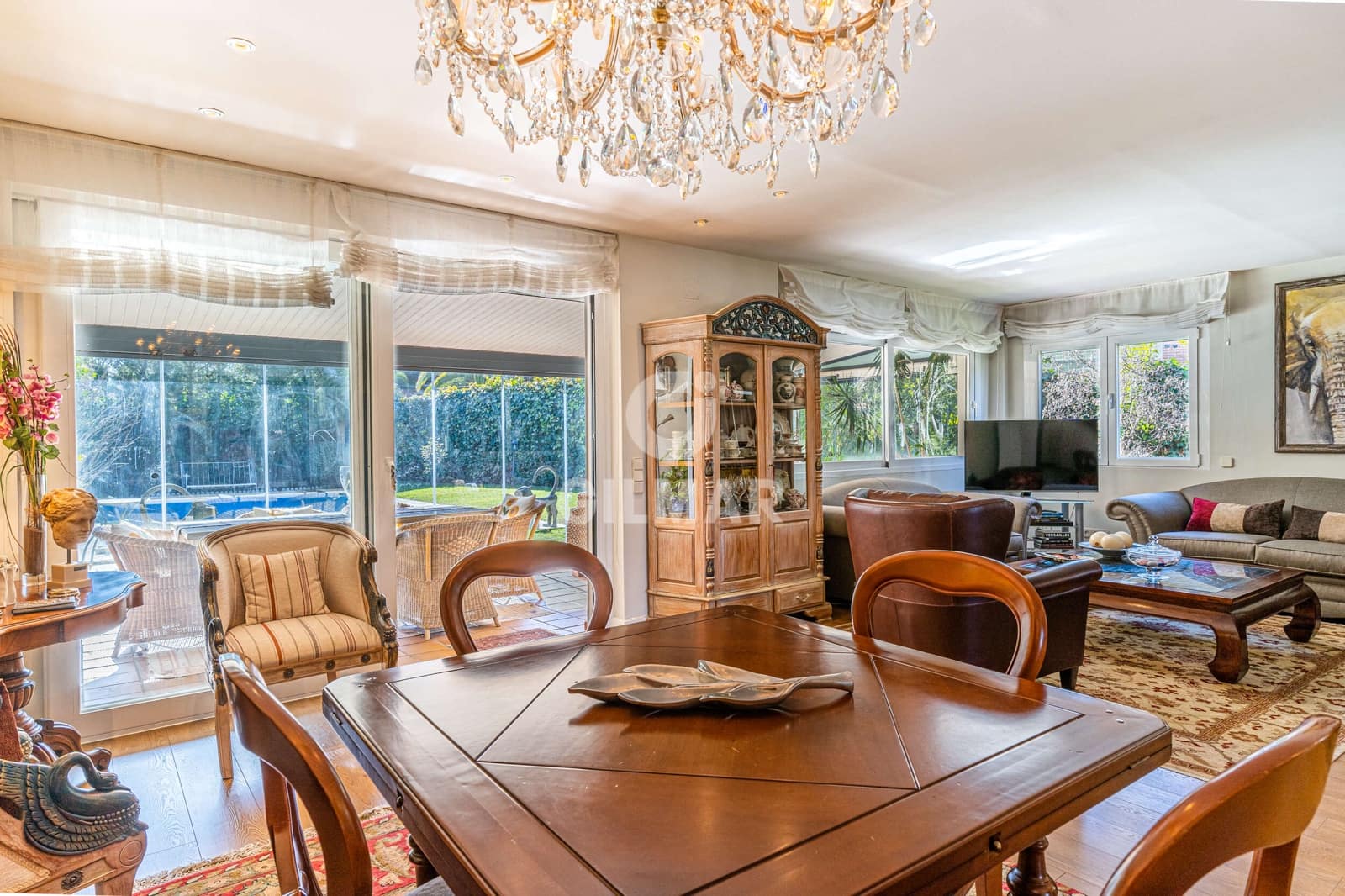 4 soveværelse Semi-Rækkehus til salg i Pozuelo de Alarcon med swimmingpool garage - € 1.650.000 (Ref: 9274616)