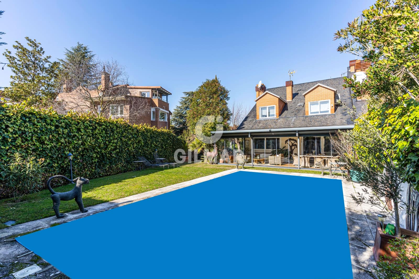 4 soveværelse Semi-Rækkehus til salg i Pozuelo de Alarcon med swimmingpool garage - € 1.650.000 (Ref: 9274616)