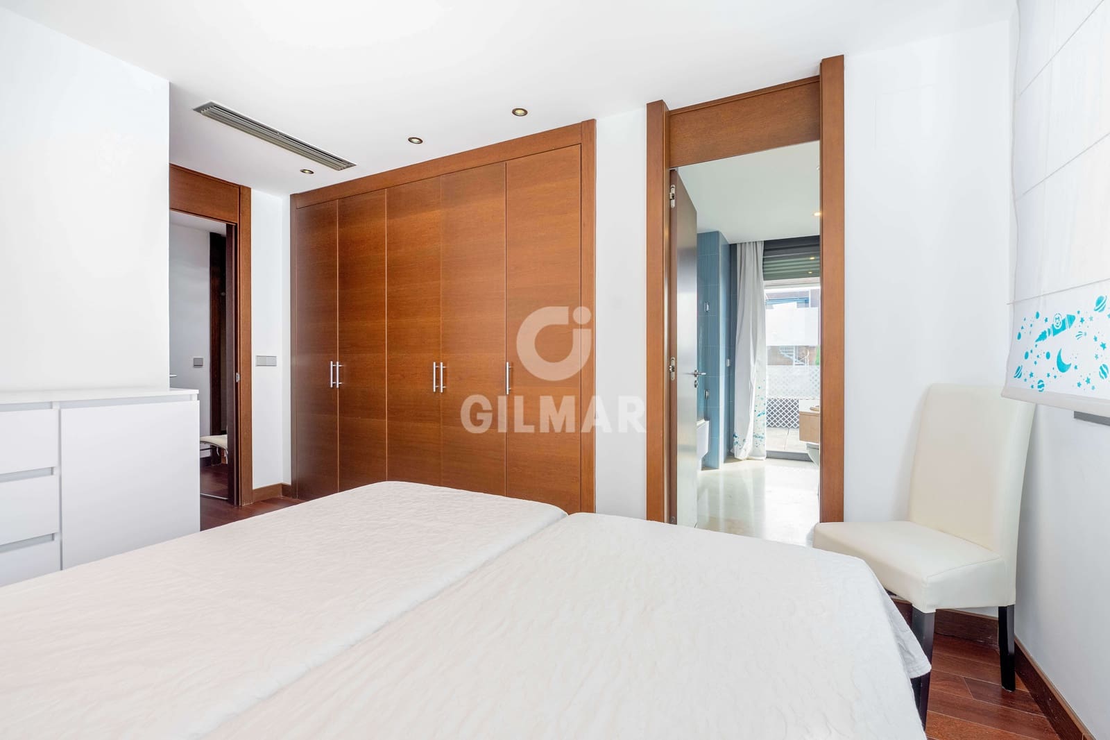 5 makuuhuone Kattohuoneisto myytävänä paikassa El Puerto de Santa Maria mukana uima-altaan 
autotalli - 1 280 000 € (Ref: 9275252)