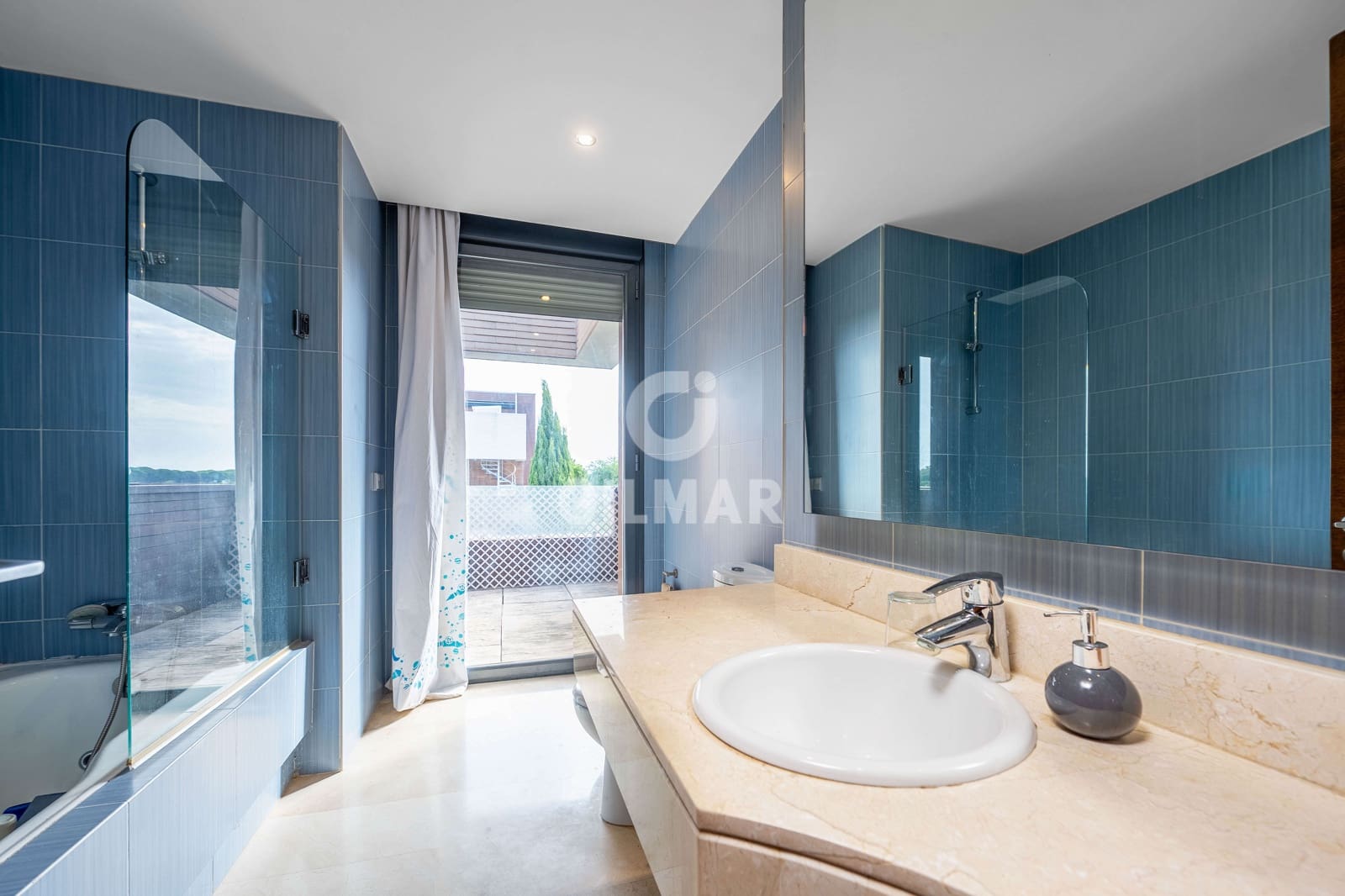 5 makuuhuone Kattohuoneisto myytävänä paikassa El Puerto de Santa Maria mukana uima-altaan 
autotalli - 1 280 000 € (Ref: 9275252)