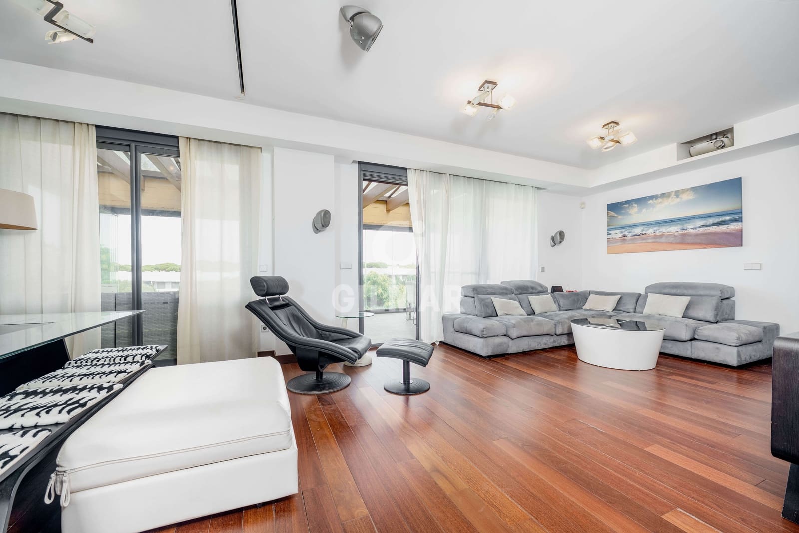 5 makuuhuone Kattohuoneisto myytävänä paikassa El Puerto de Santa Maria mukana uima-altaan 
autotalli - 1 280 000 € (Ref: 9275252)