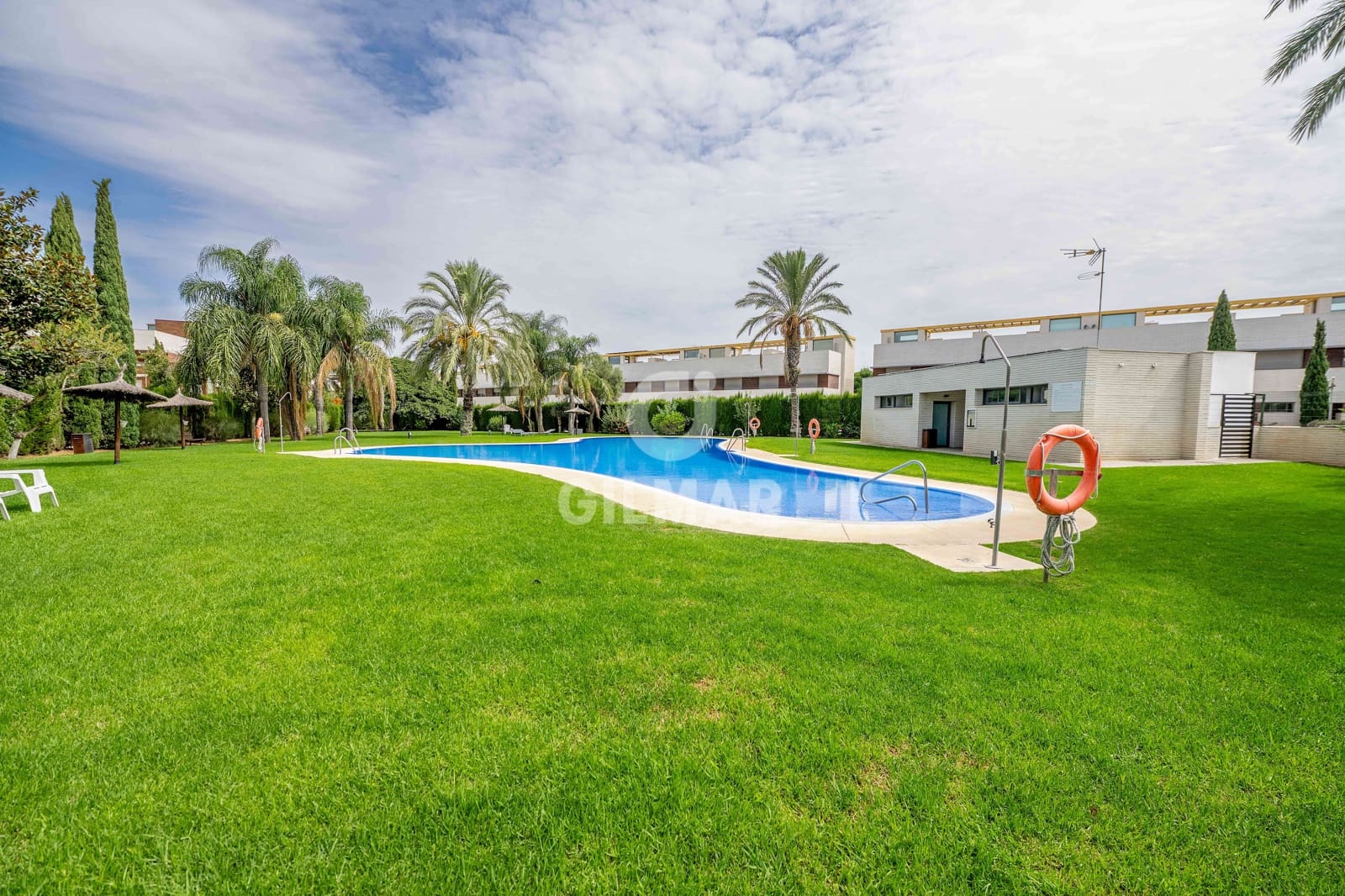 5 makuuhuone Kattohuoneisto myytävänä paikassa El Puerto de Santa Maria mukana uima-altaan 
autotalli - 1 280 000 € (Ref: 9275252)