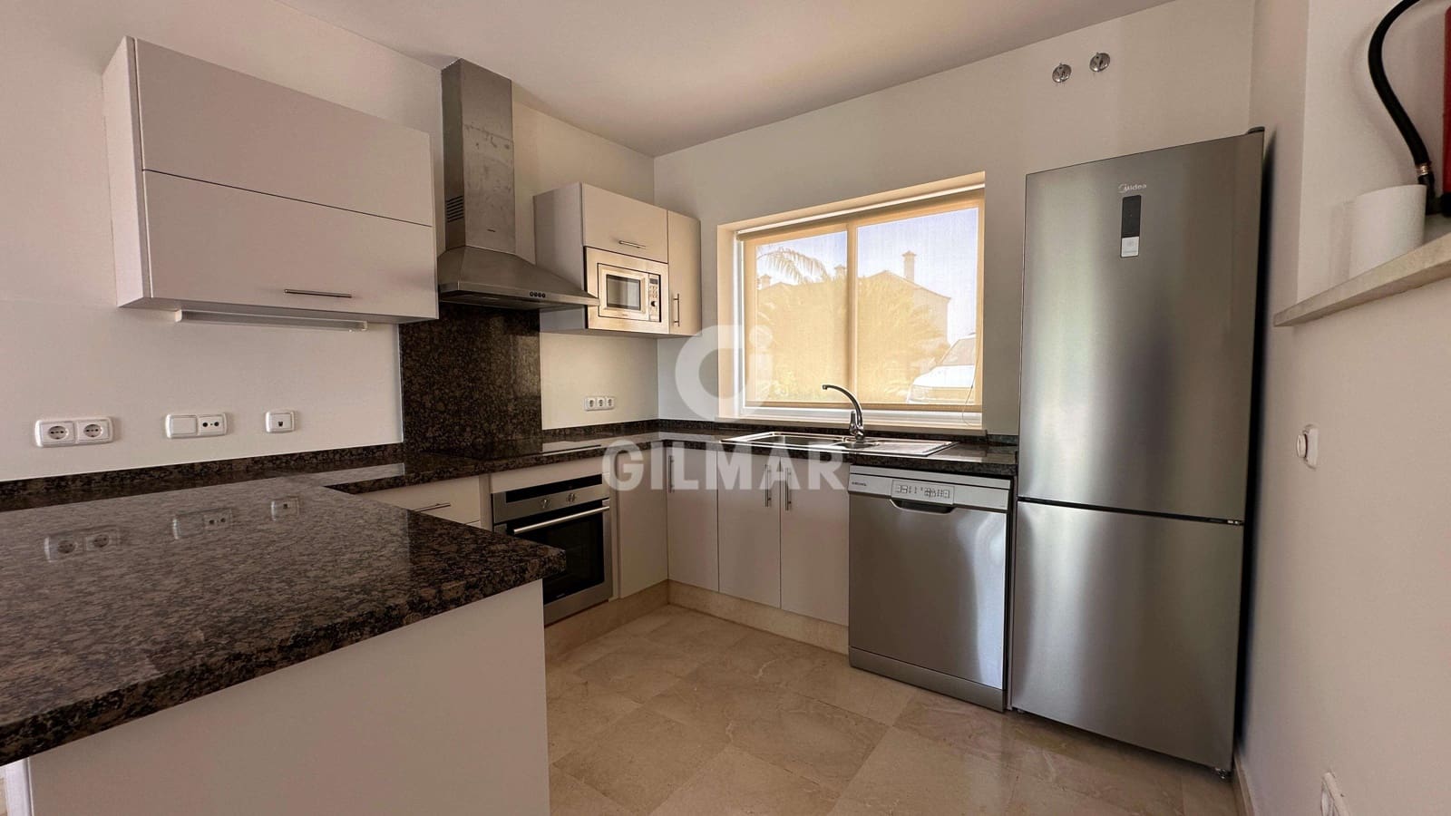 2 soveværelse Semi-Rækkehus til salg i Arcos de la Frontera med swimmingpool garage - € 295.000 (Ref: 9275253)