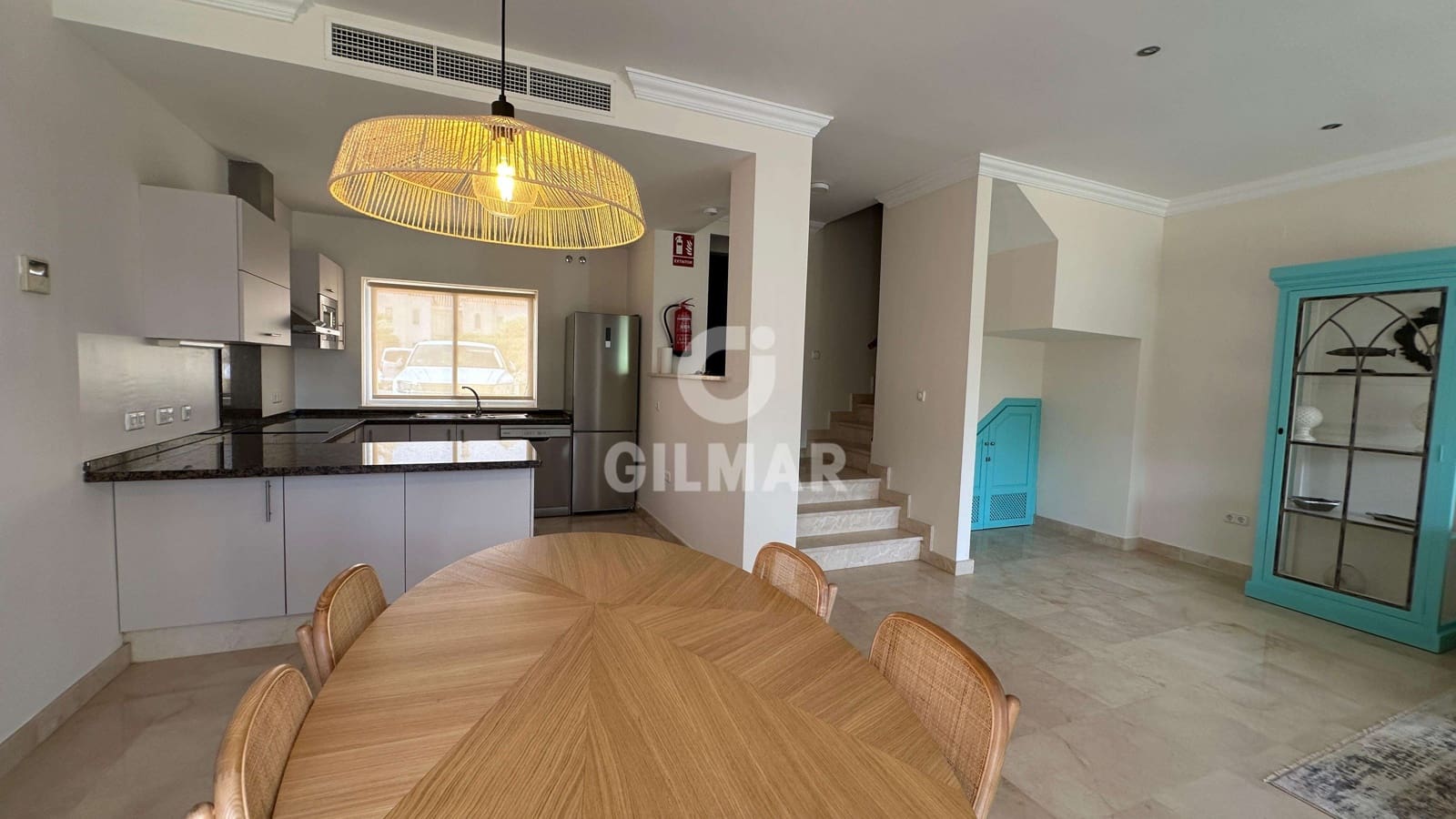 2 soveværelse Semi-Rækkehus til salg i Arcos de la Frontera med swimmingpool garage - € 295.000 (Ref: 9275253)