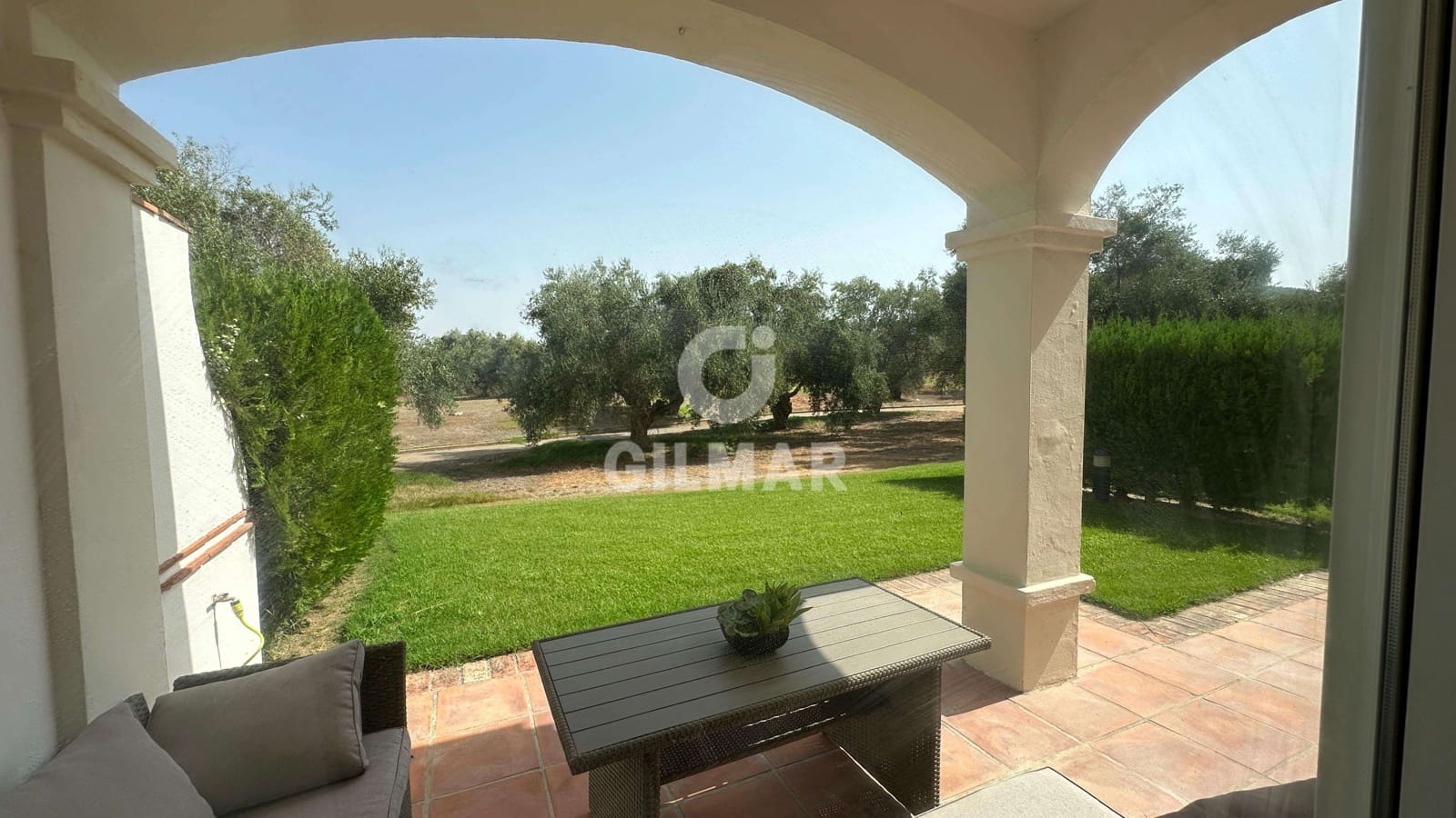 2 soveværelse Semi-Rækkehus til salg i Arcos de la Frontera med swimmingpool garage - € 295.000 (Ref: 9275253)