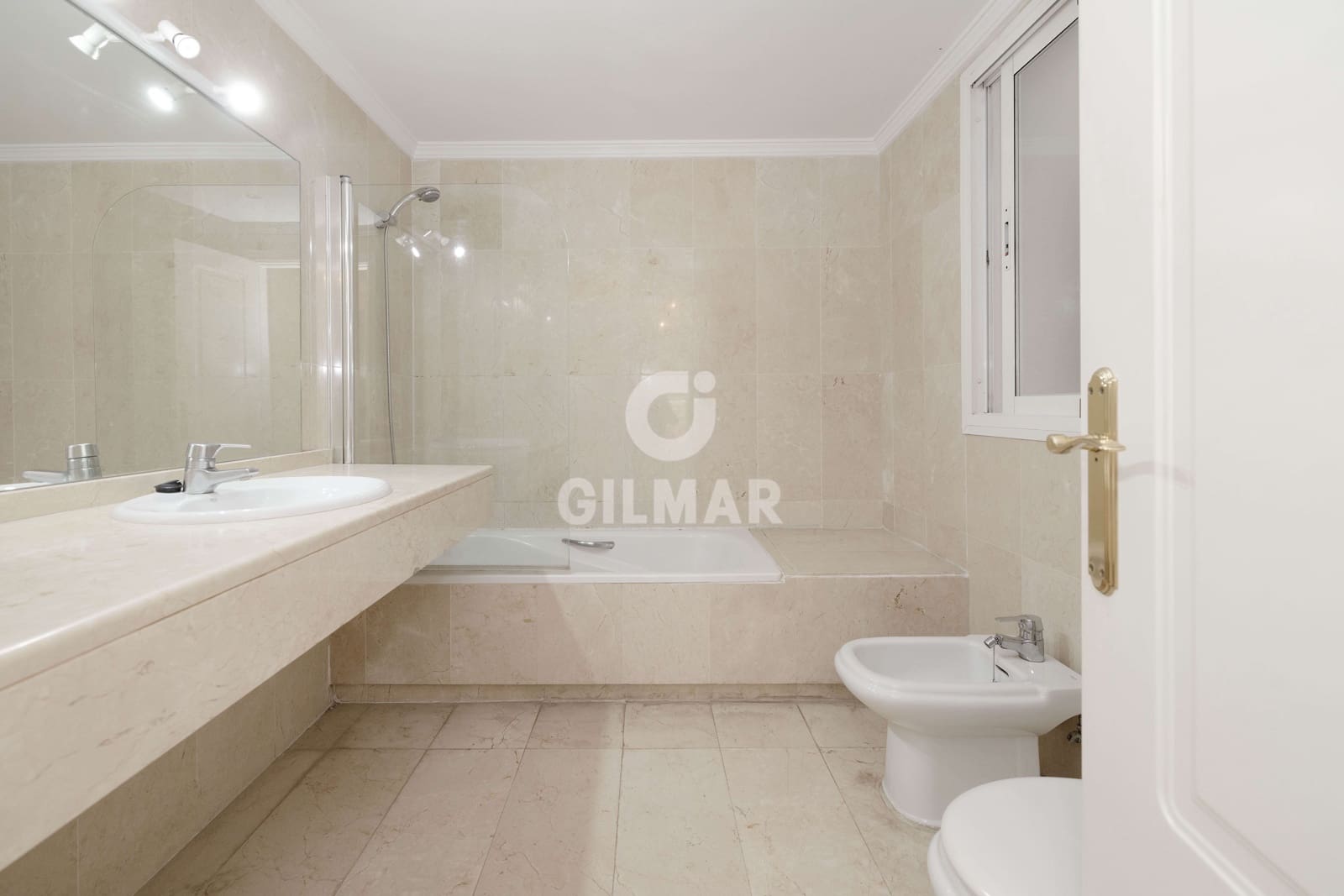 2 bedroom Flat for sale in Marbella with pool garage - € 525,000 (Ref: 9278278)