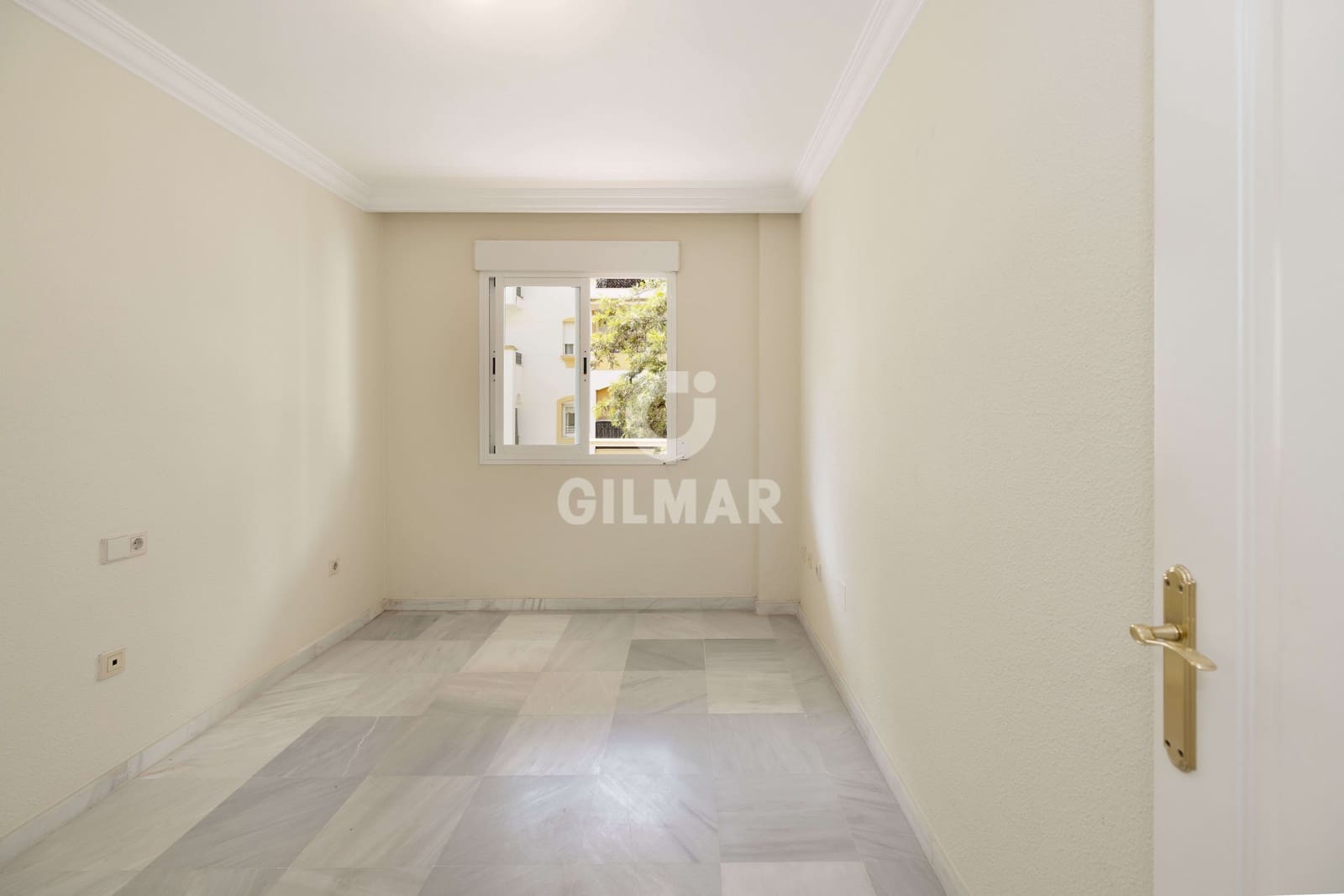 2 bedroom Flat for sale in Marbella with pool garage - € 525,000 (Ref: 9278278)