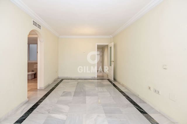 2 bedroom Flat for sale in Marbella with pool garage - € 525,000 (Ref: 9278278)