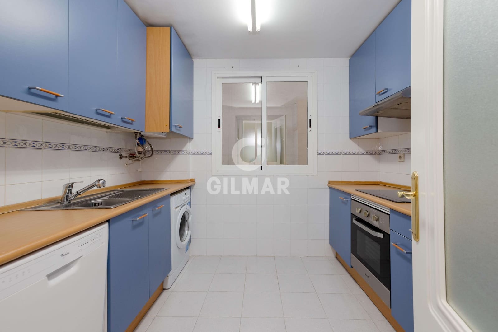 2 bedroom Flat for sale in Marbella with pool garage - € 525,000 (Ref: 9278278)